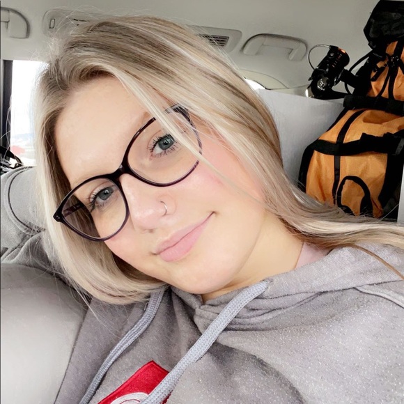 Meet your Posher, Alex - Picture 1 of 1